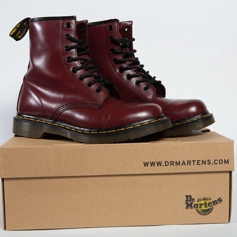 Dr. Martens 1460 smooth cherry red US wms size 9